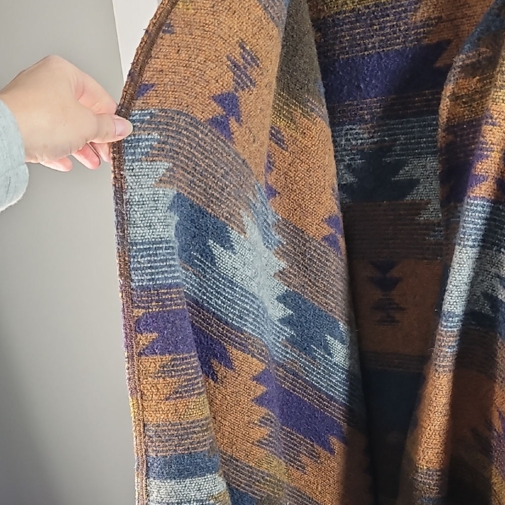Multicolor Geometric Patterned Poncho - image 5